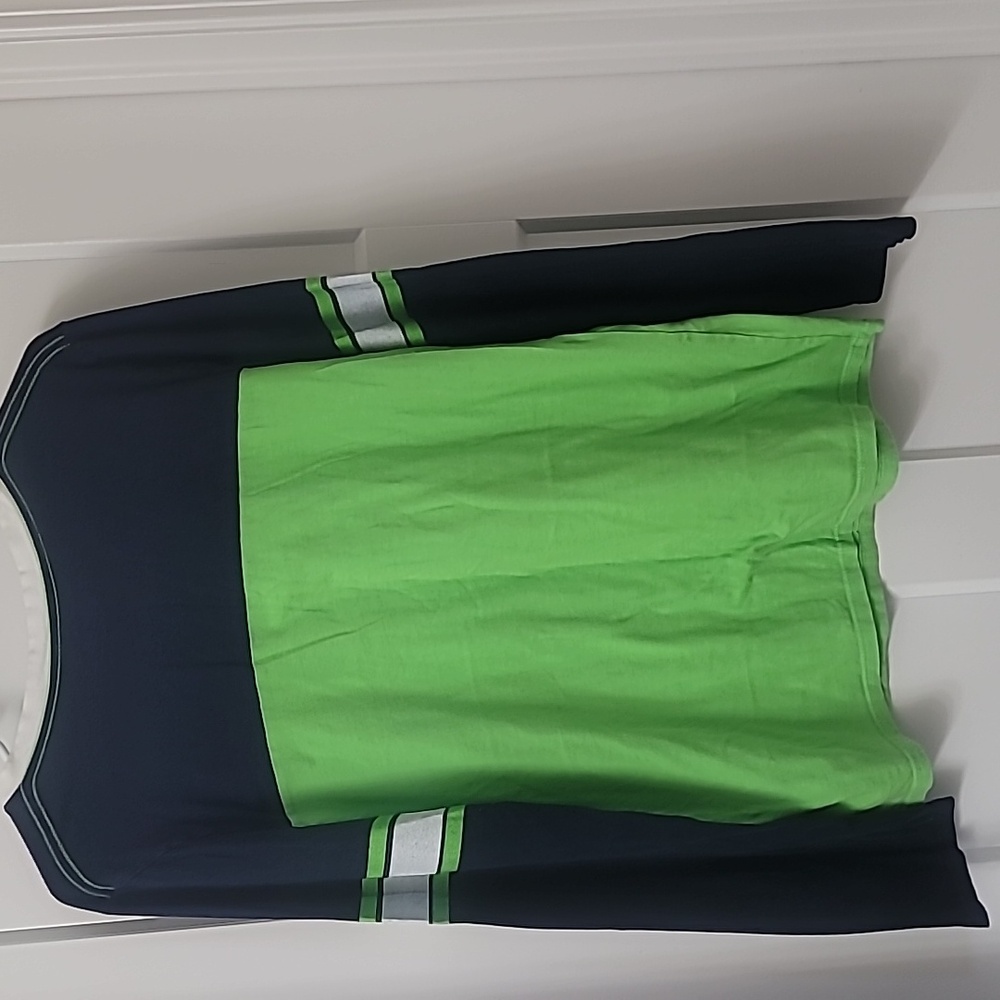 Seahawks Ladies V-neck, Long Sleeve Size XL - Picture 4 of 4